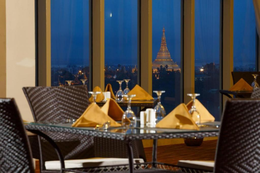 יאנגון Jasmine Palace מראה חיצוני תמונה