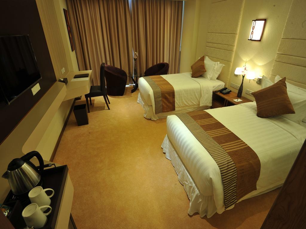 יאנגון Jasmine Palace חדר תמונה