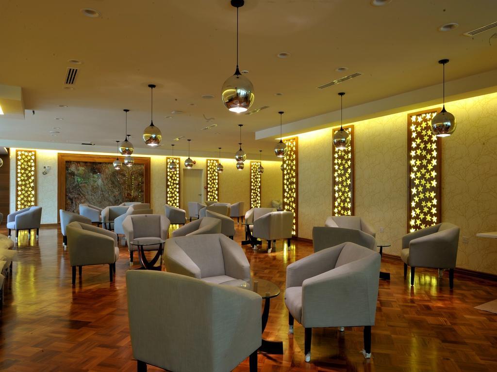 יאנגון Jasmine Palace מראה חיצוני תמונה