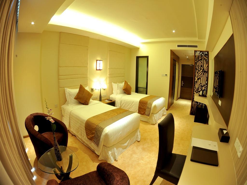 יאנגון Jasmine Palace חדר תמונה