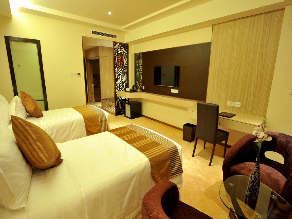 יאנגון Jasmine Palace חדר תמונה